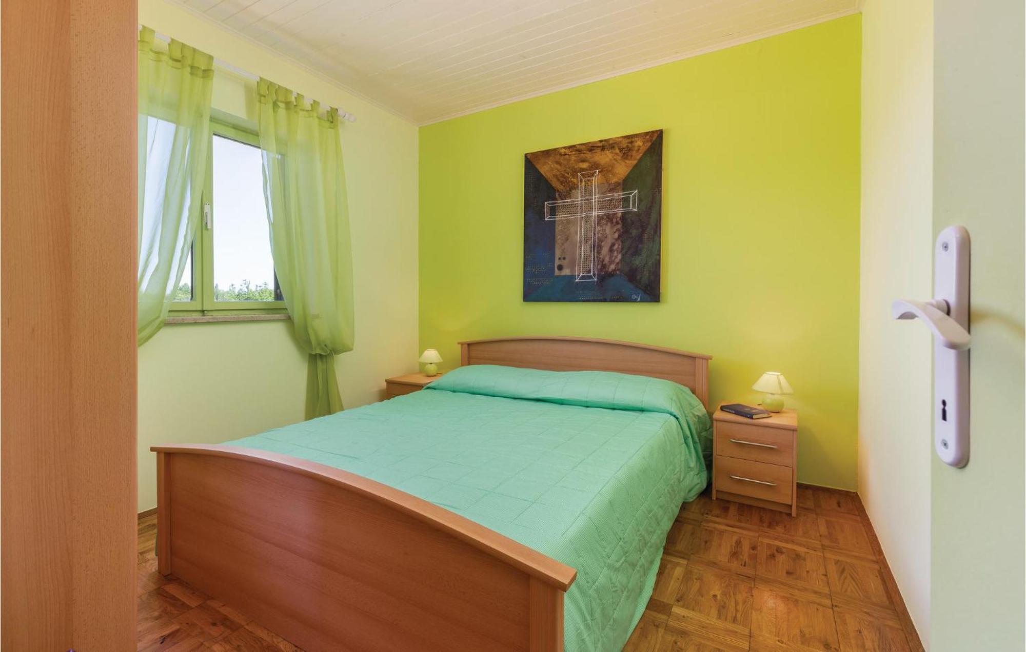 Cozy Apartment In Tar With House Sea View Tar-Vabriga Εξωτερικό φωτογραφία