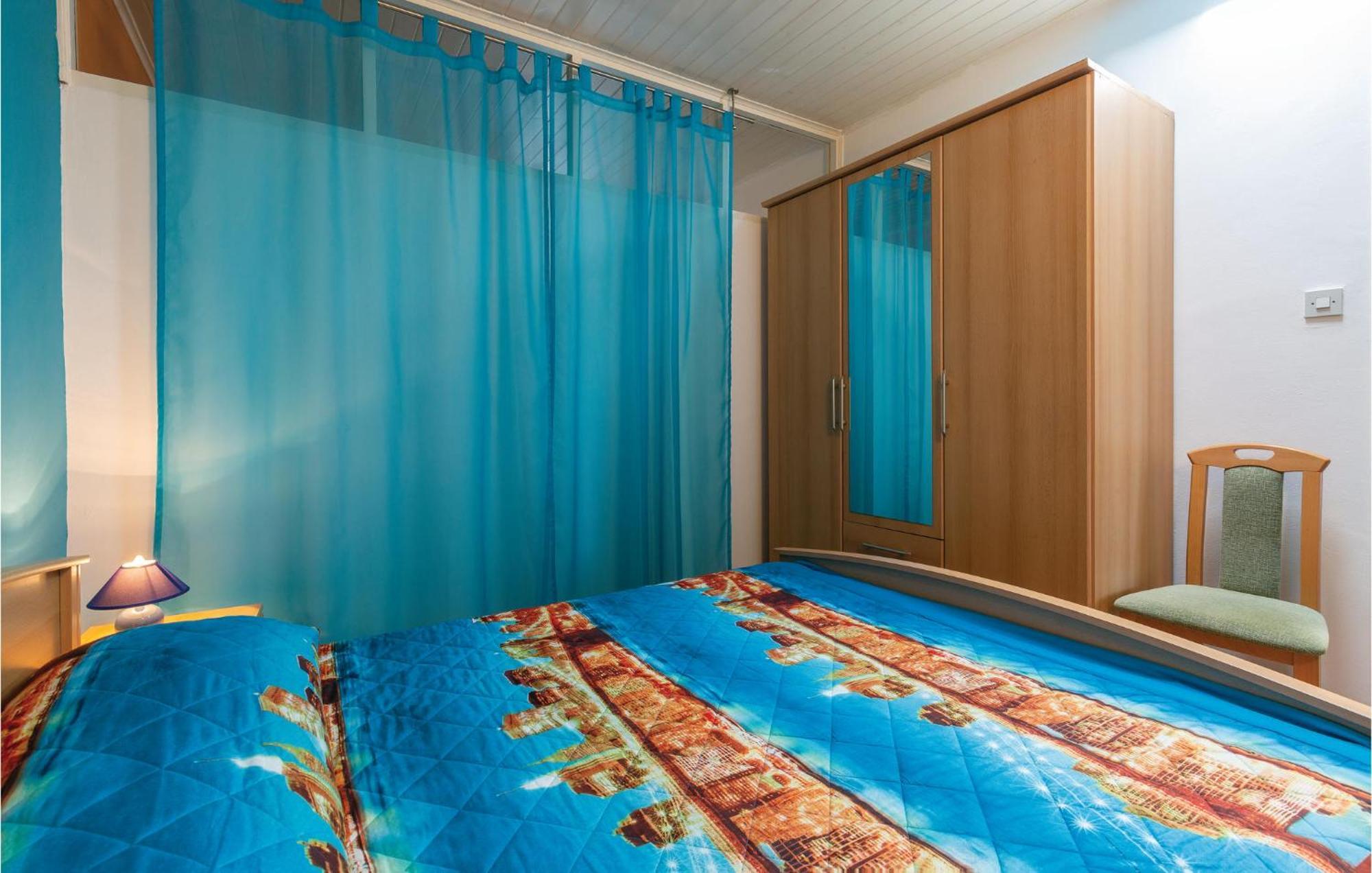 Cozy Apartment In Tar With House Sea View Tar-Vabriga Εξωτερικό φωτογραφία